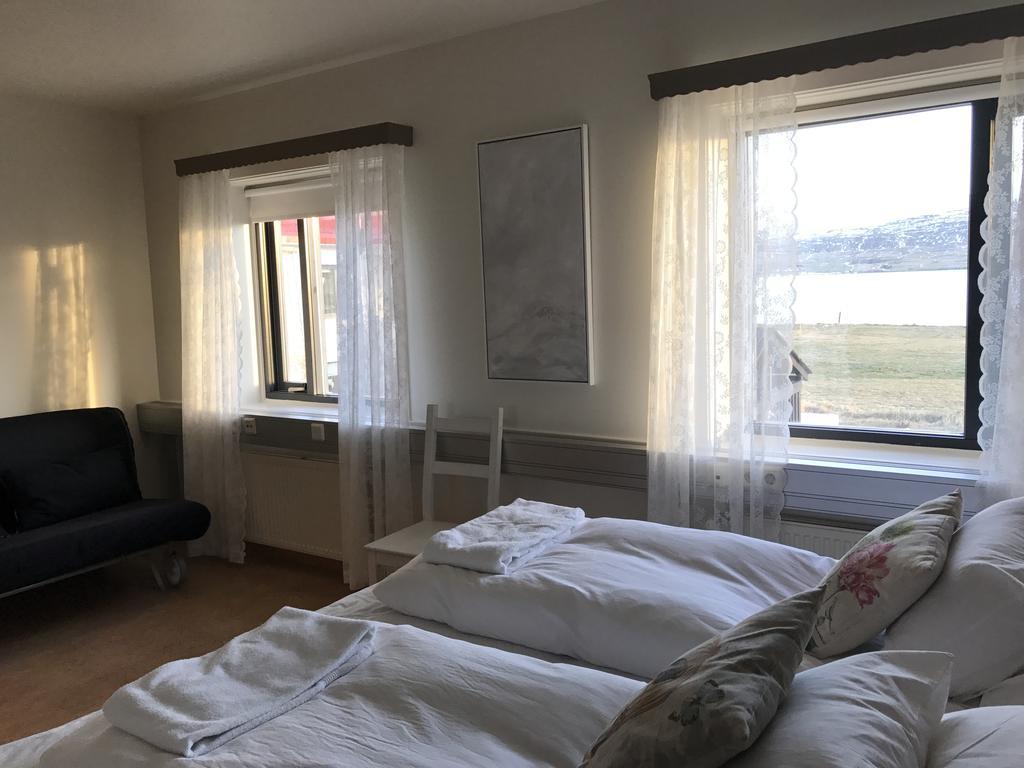 Skjaldarvik Guesthouse Акурейрі Екстер'єр фото