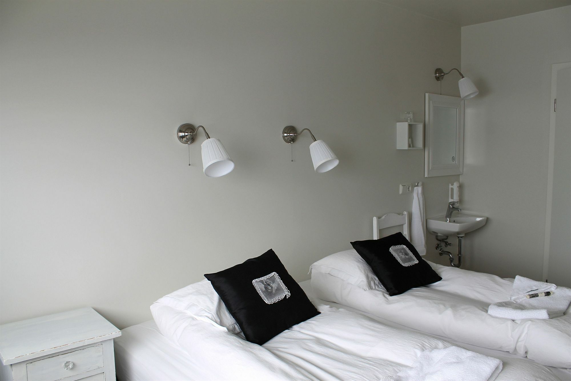 Skjaldarvik Guesthouse Акурейрі Екстер'єр фото
